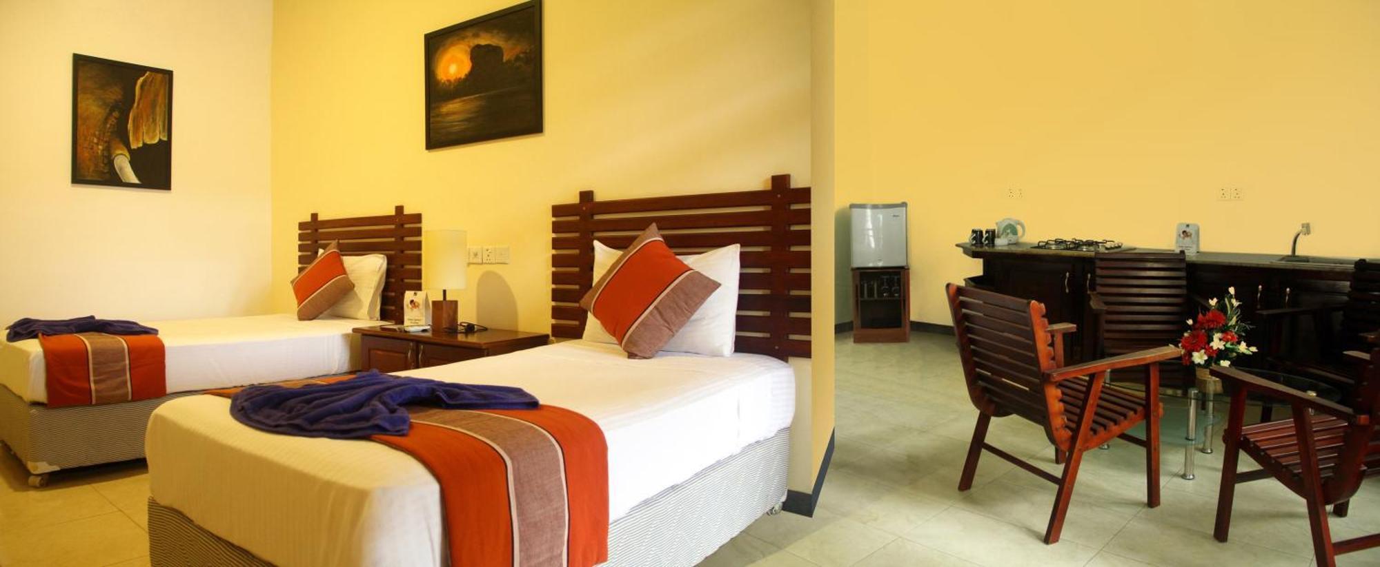 Hotel Romano Negombo Exterior photo